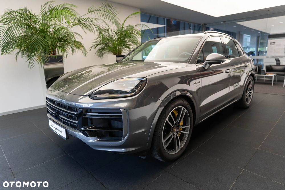 Porsche Cayenne Turbo E-Hybrid PHEV - 7