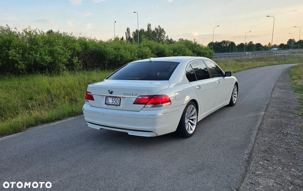 BMW Seria 7 750Li - 11