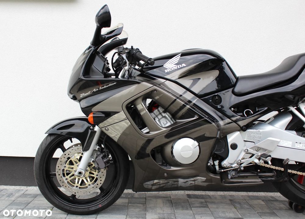 Honda CBR - 7