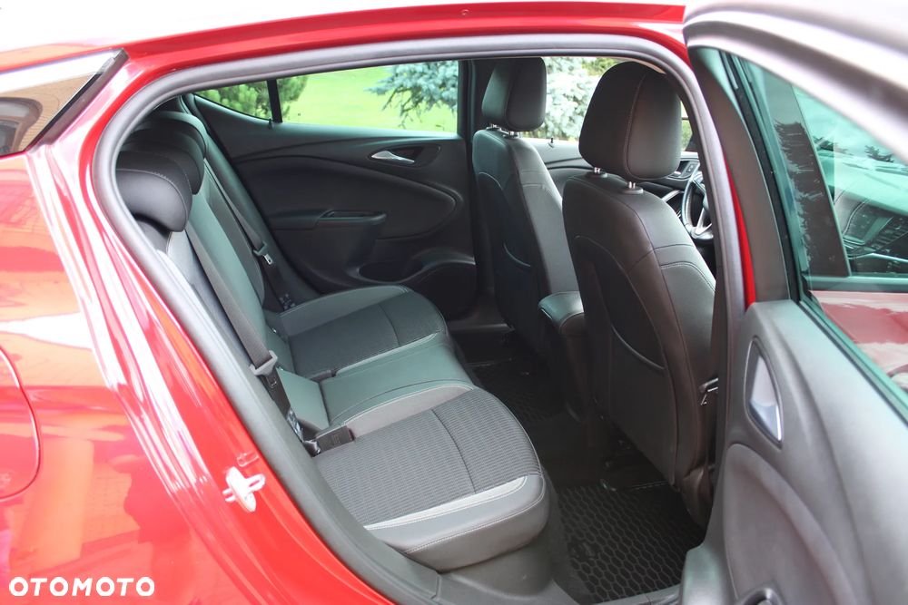 Opel Astra 1.2 T Elegance S&S - 22