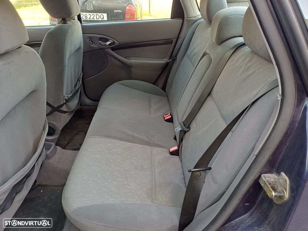Ford Focus 1.6 Ghia - 6
