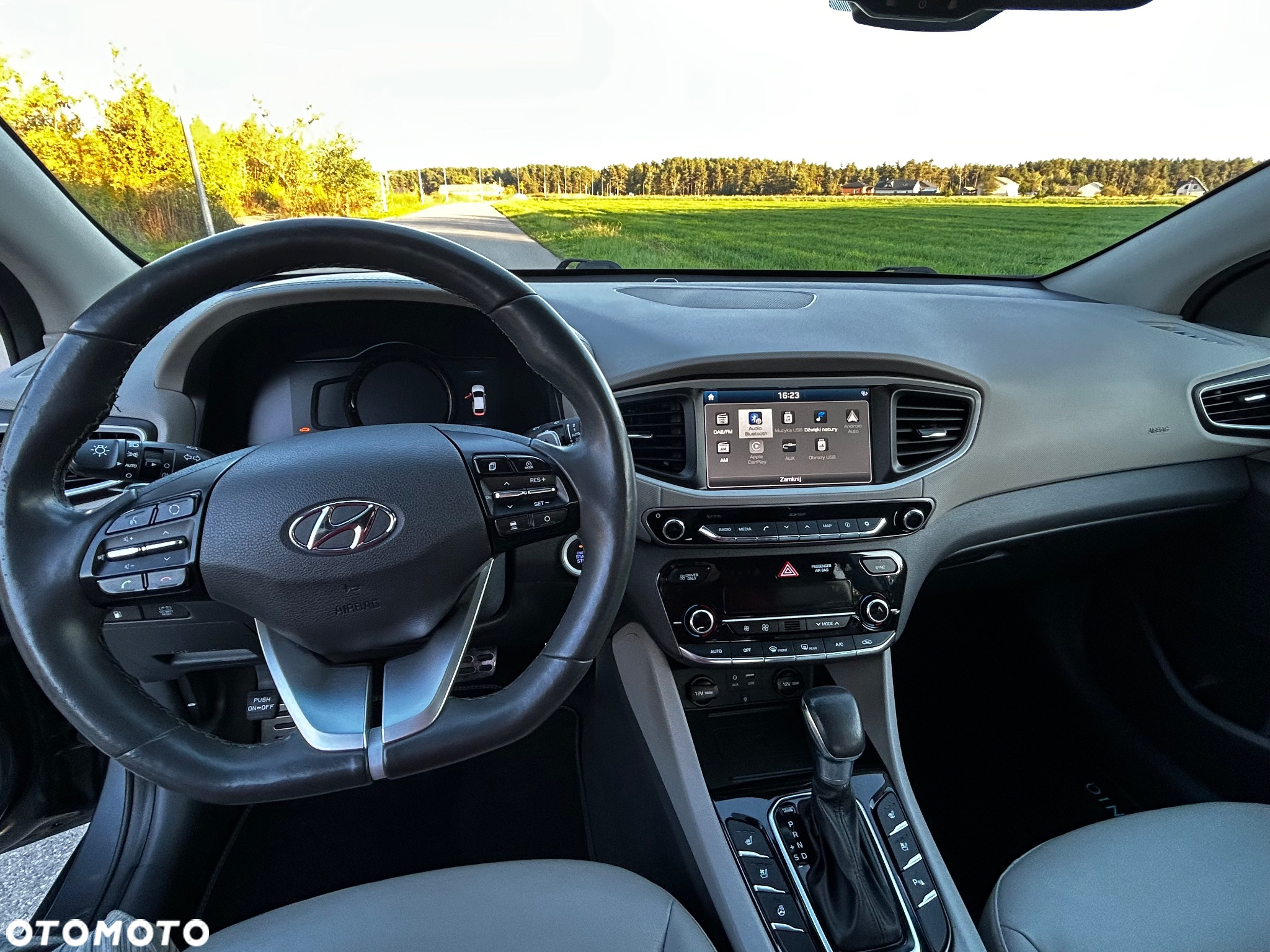Hyundai IONIQ Hybrid 1.6 GDI Premium - 16
