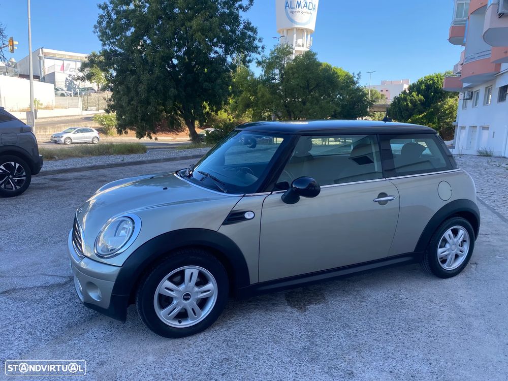 MINI 3 Portas One D - 13