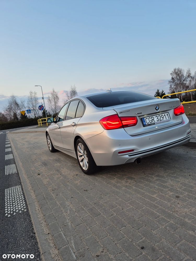 BMW Seria 3 320i xDrive - 4