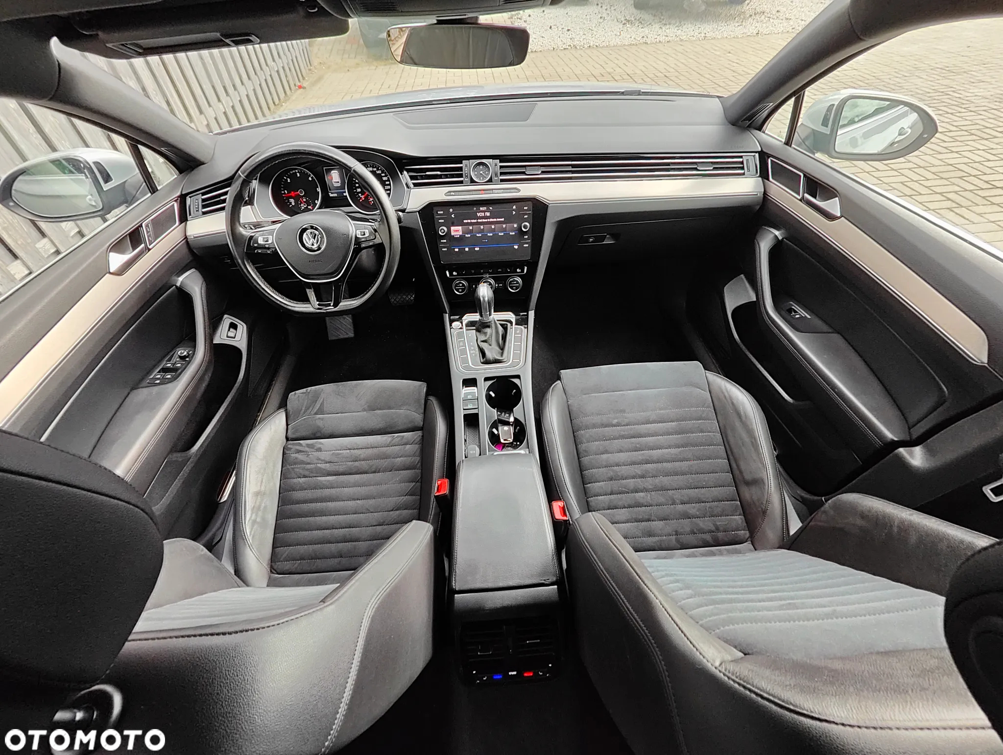 Volkswagen Passat 2.0 TDI BMT Highline - 18