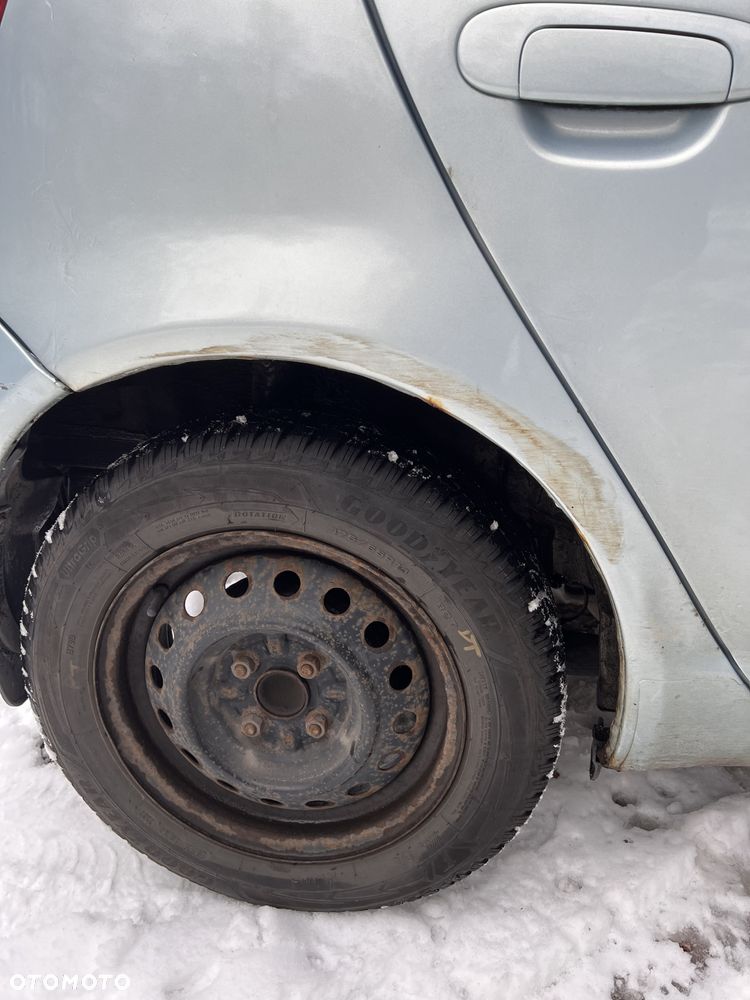 Toyota Yaris 1.3 Terra - 8