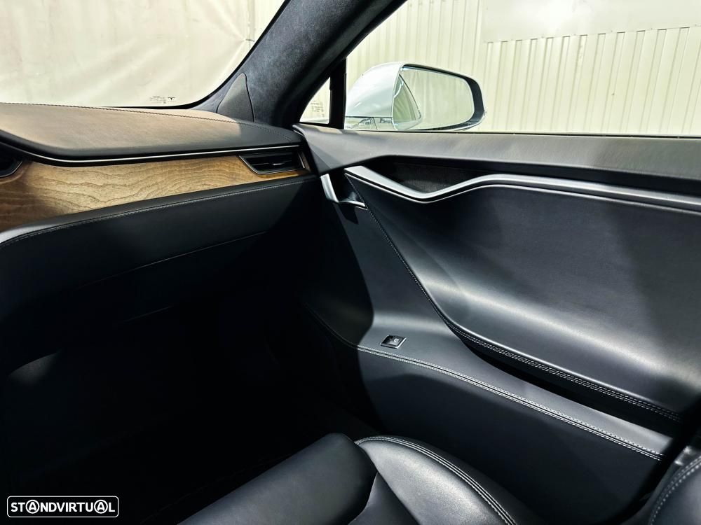 Tesla Model S Long Range AWD - 24
