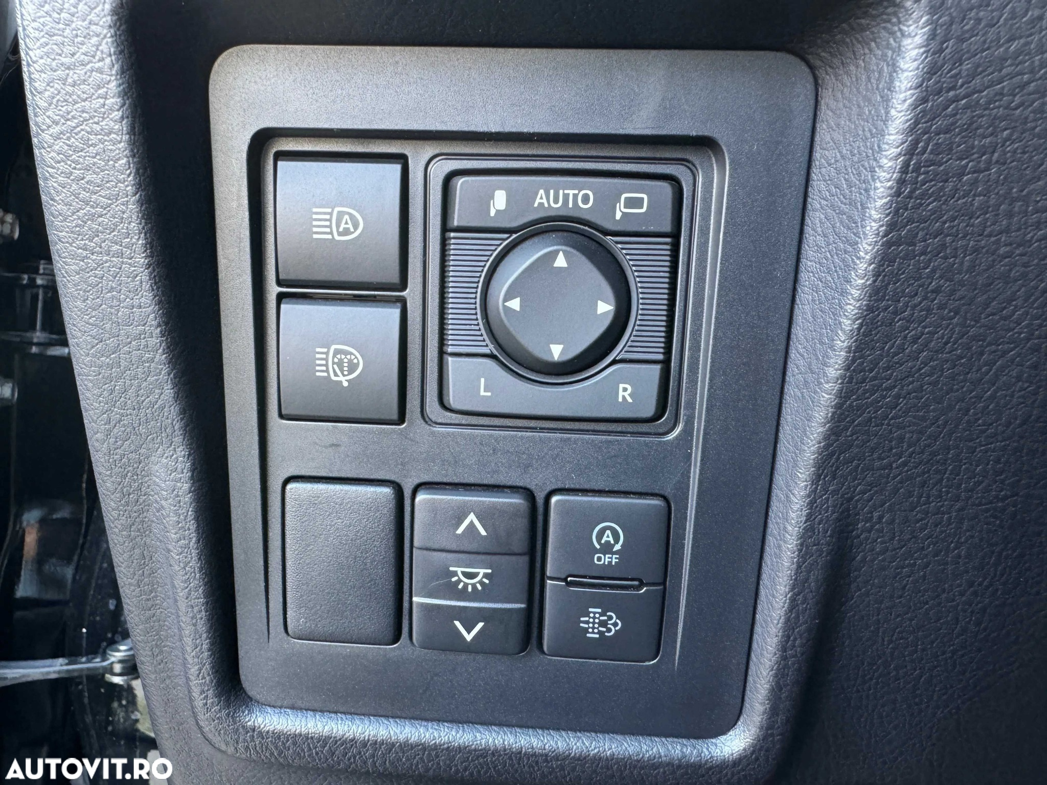 Toyota Land Cruiser 2.8l D-4D 204 CP A/T 7 locuri Executive - 29