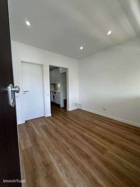 Apartamento T1 Junqueiro todo renovado - Grande imagem: 3/11