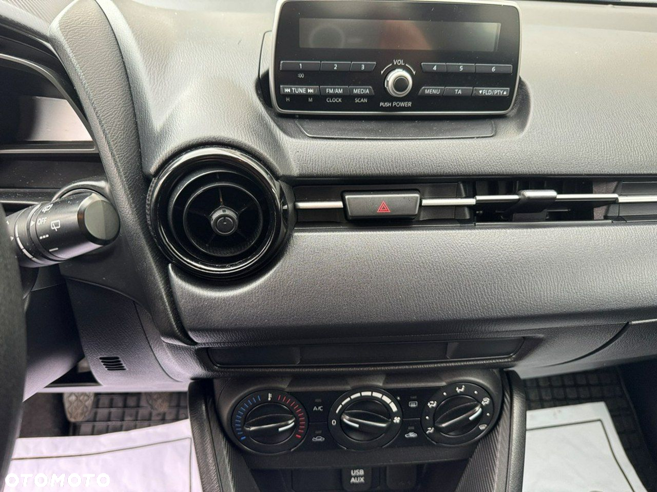 Mazda 2 - 14