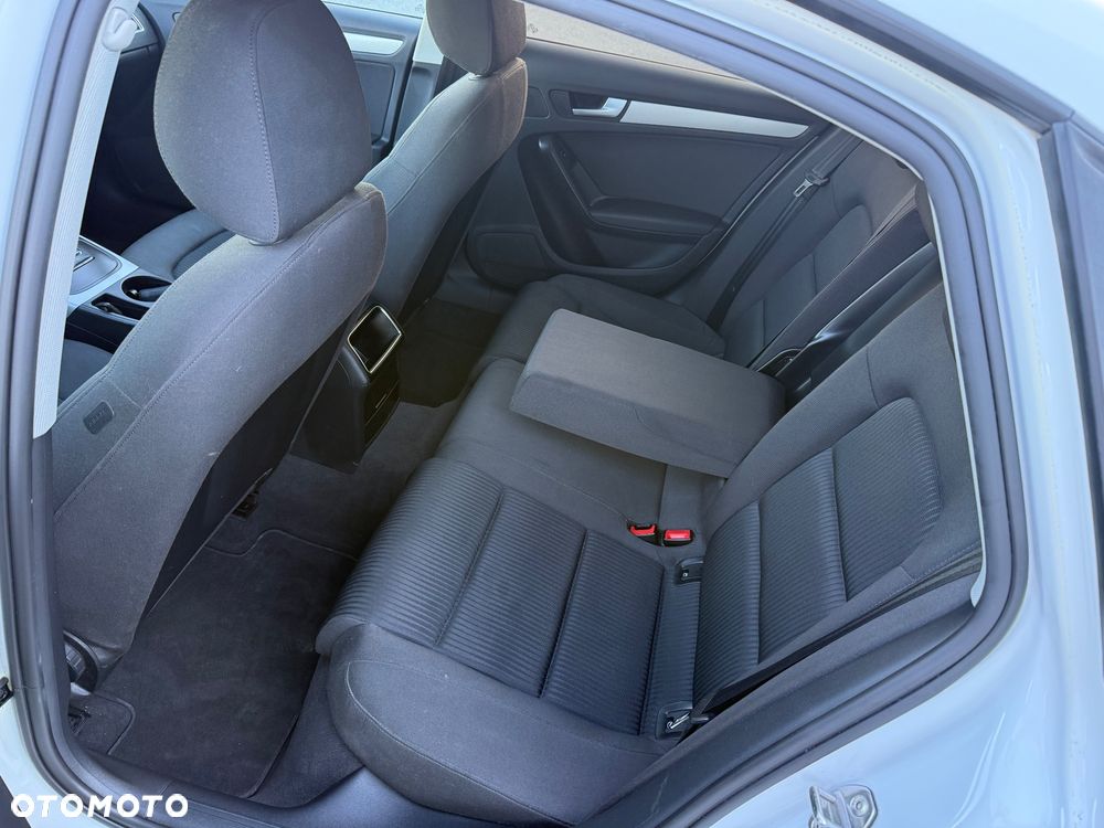 Audi A4 Limousine - 17