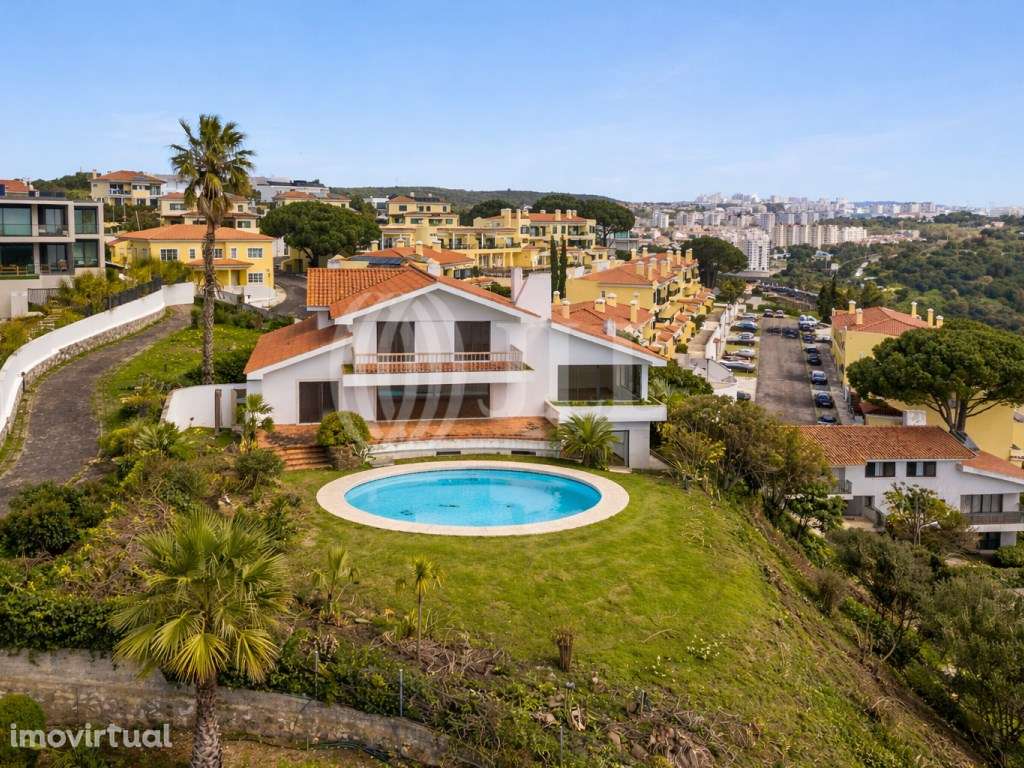 Moradia T6, com garagem e piscina, em Queijas, Carnaxide - Grande imagem: 2/38