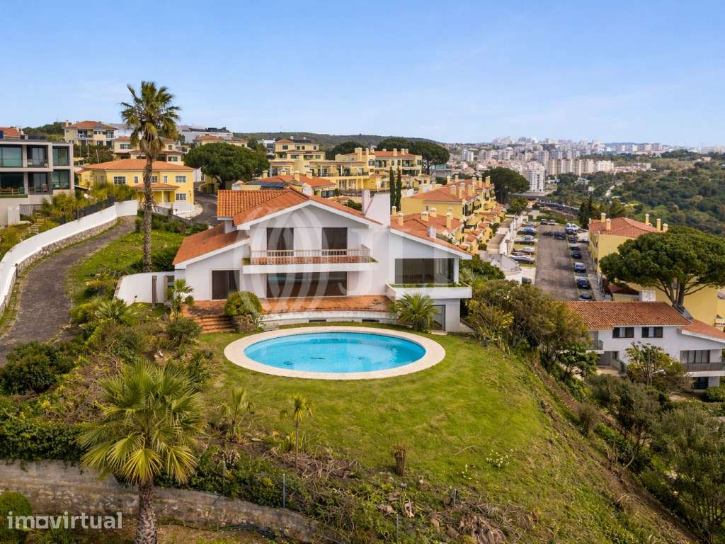 Moradia T6, com garagem e piscina, em Queijas, Carnaxide - Grande imagem: 2/38