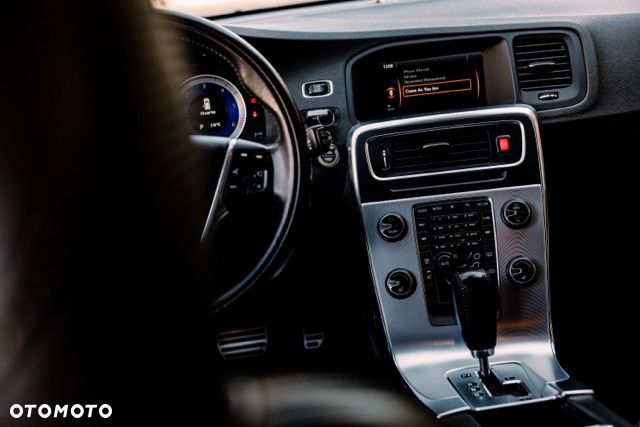 Volvo V60 D3 Geartronic R-Design - 15