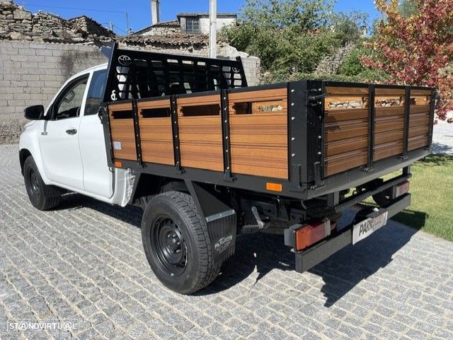 Toyota Hilux - 7