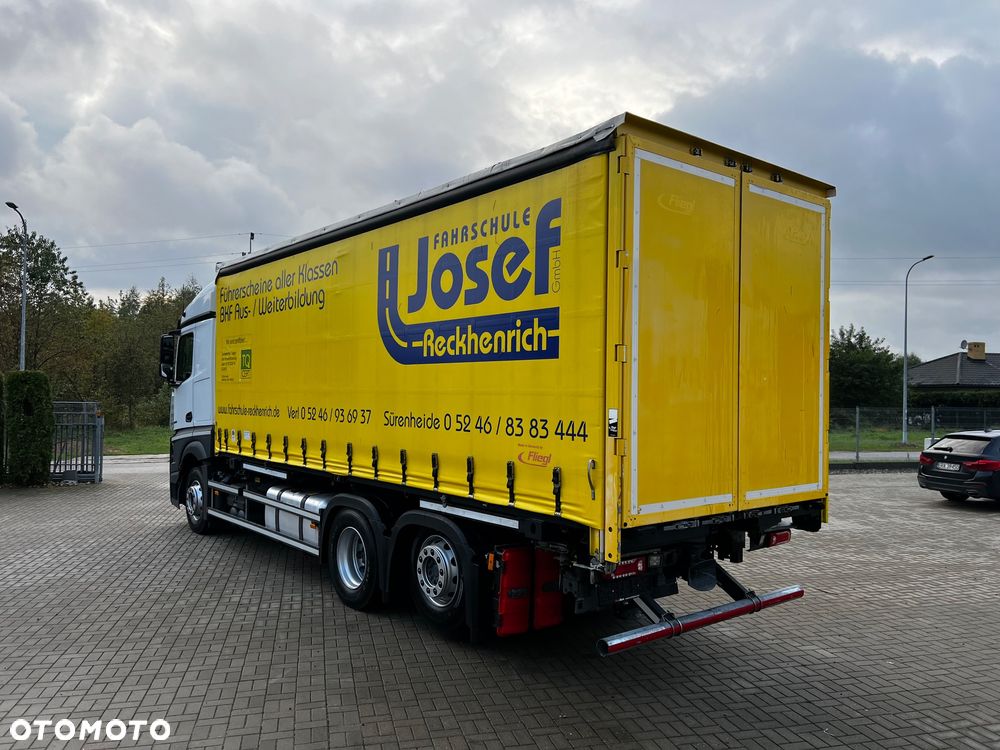 Mercedes-Benz Actros - 6