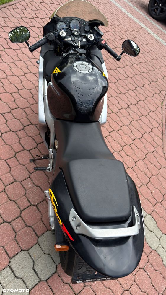 Honda CBR - 8