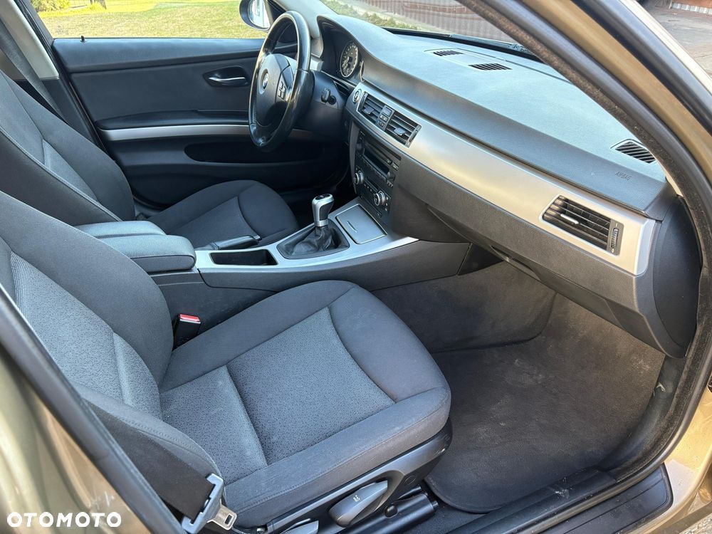 BMW Seria 3 - 16