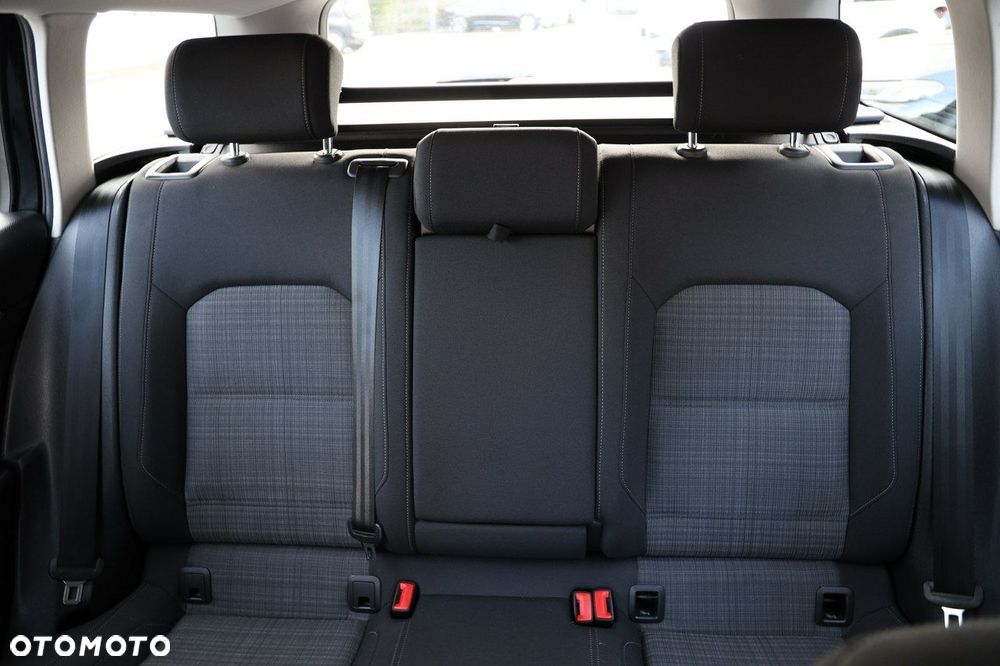 Volkswagen Passat - 20