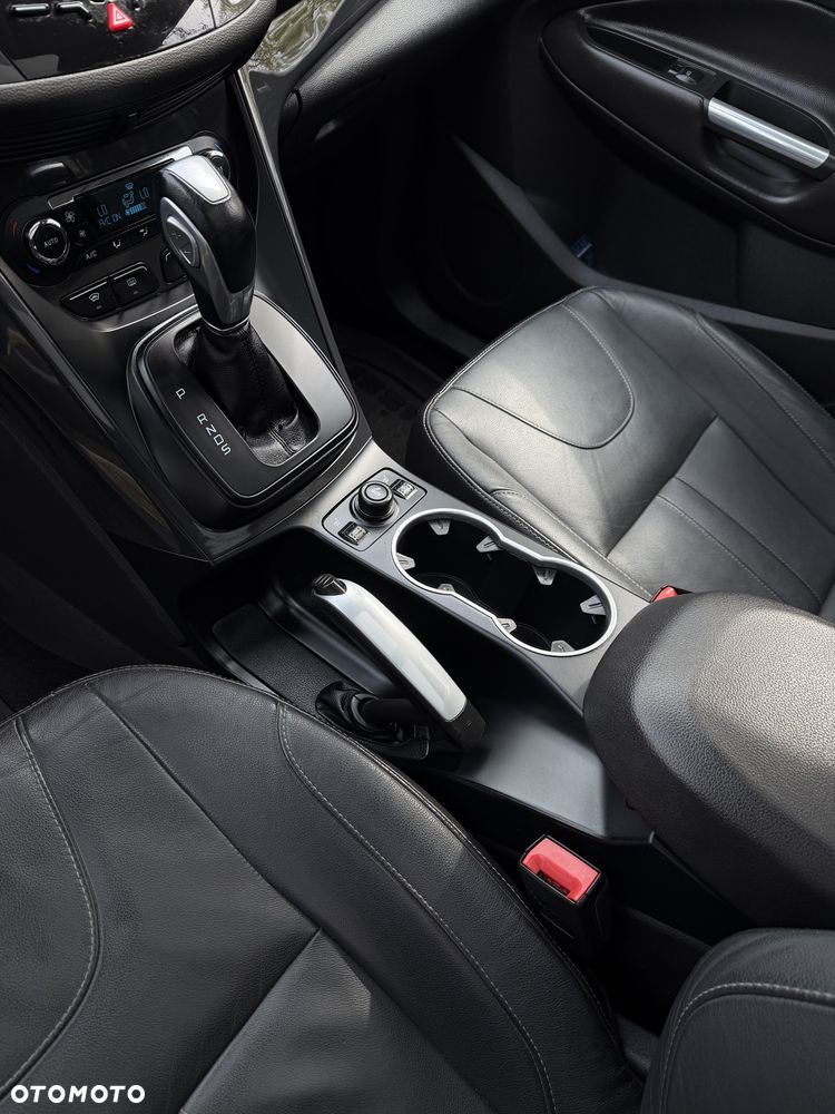Ford Kuga 2.0 TDCi 4WD Titanium Plus - 29