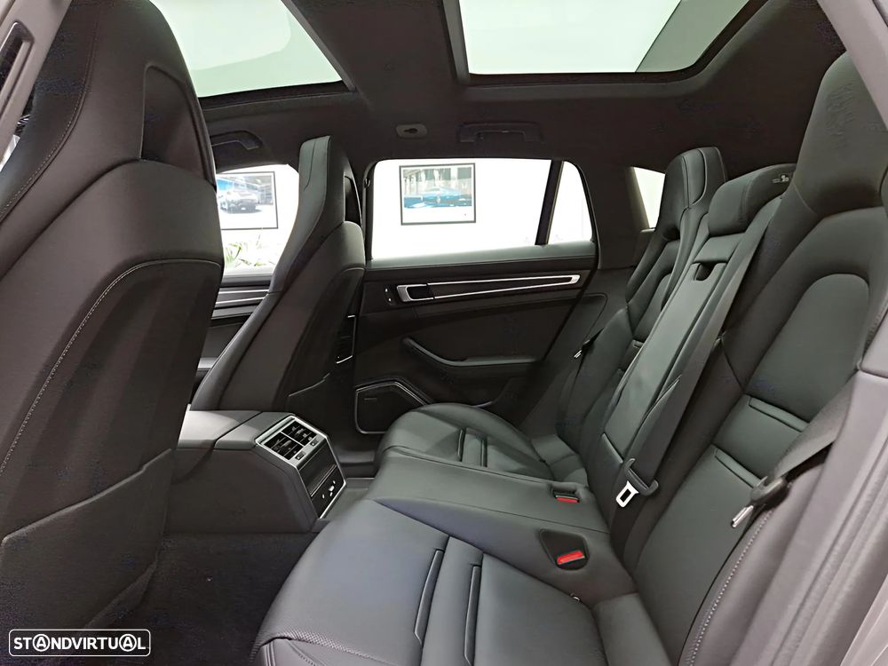 Porsche Panamera Sport Turismo 4 E-Hybrid Platinum Edition PDLS - 37