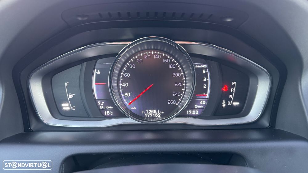 Volvo XC 60 2.0 D3 Summum Geartronic - 26