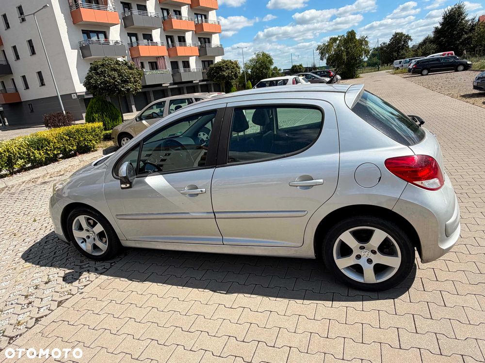 Peugeot 207 - 6