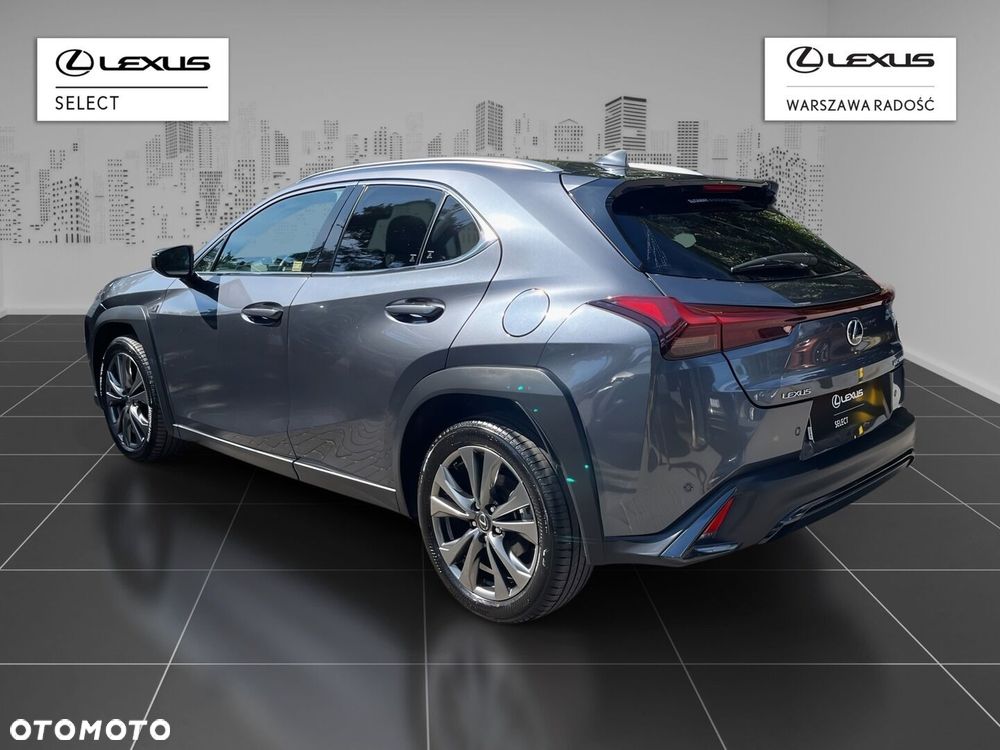 Lexus UX 300h F Sport Design - 4