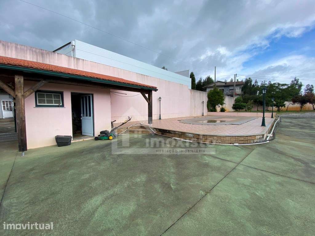Moradia T5 com anexos e piscina em Figueiró dos Vinhos - Grande imagem: 4/44
