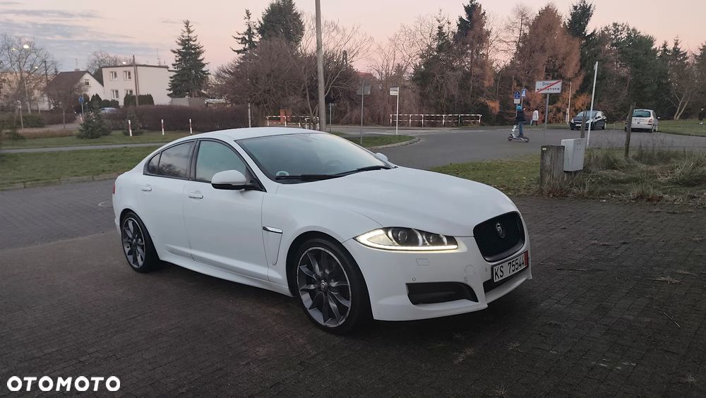 Jaguar XF 3.0 V6 D R-Sport - 26