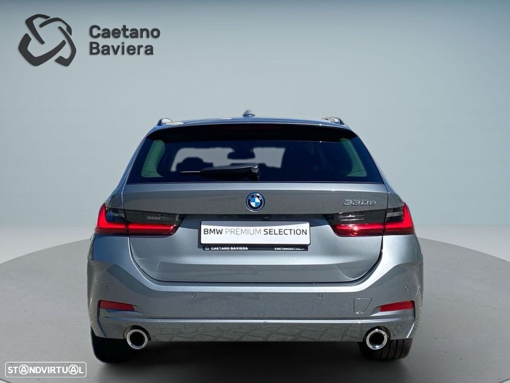 BMW 330 e Auto - 24