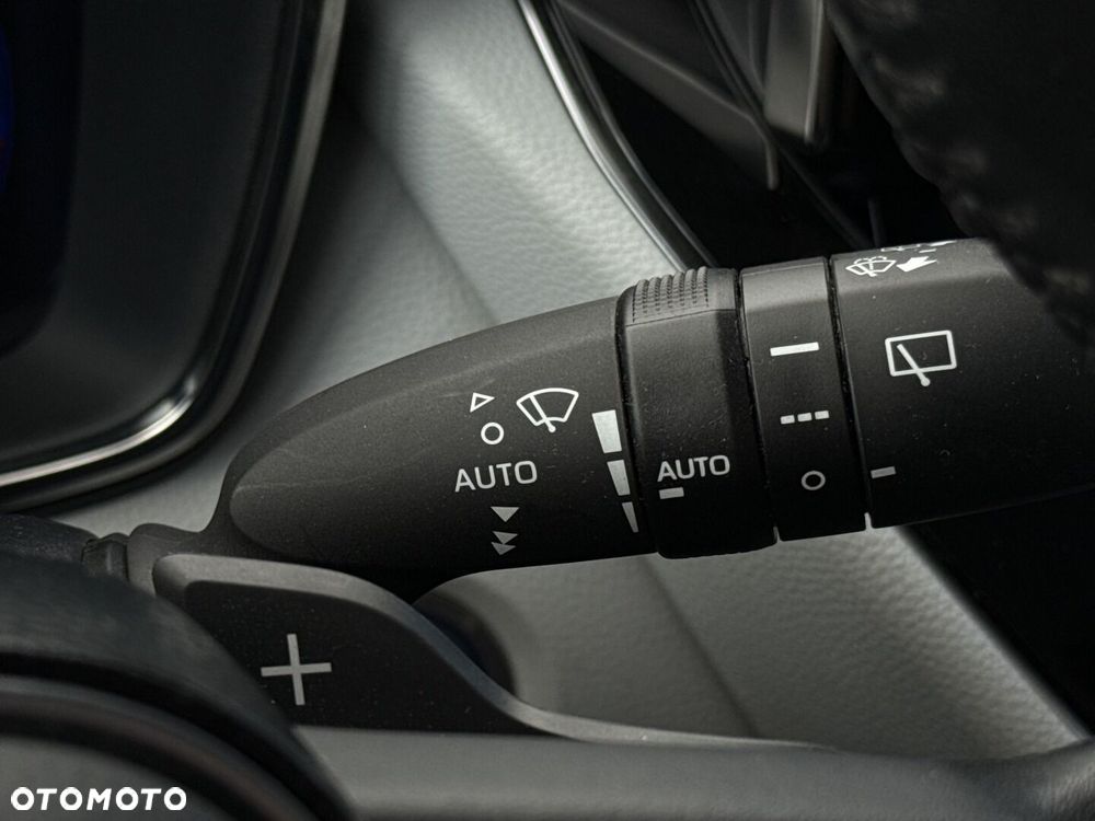 Toyota Corolla 2.0 Hybrid Comfort - 19