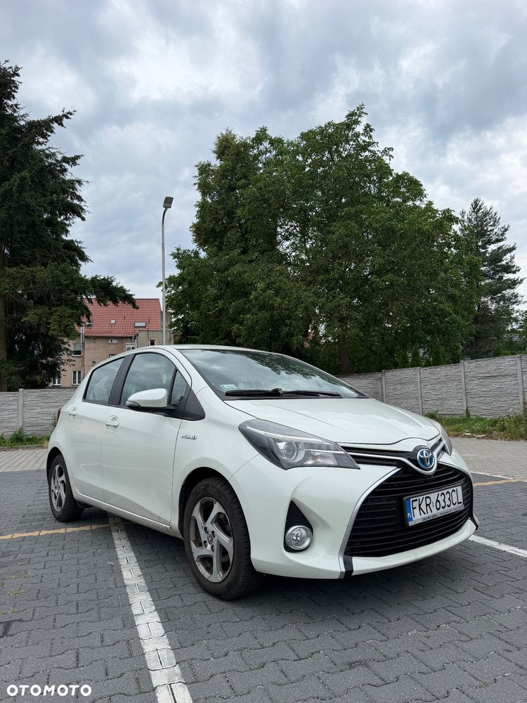 Toyota Yaris Hybrid 100 Premium - 1