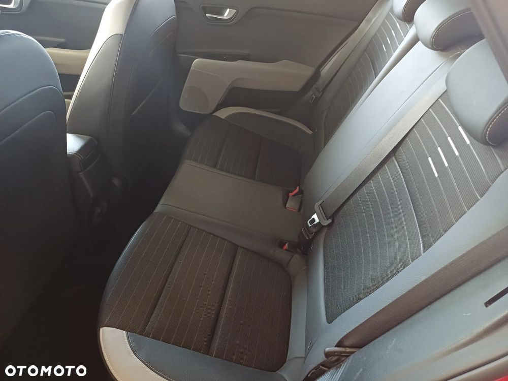 Kia Stonic 1.0 T-GDI MHEV L Business Line - 10