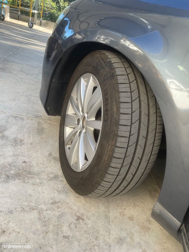 VW Passat Variant 1.6 TDI BlueMotion Comfortline - 34