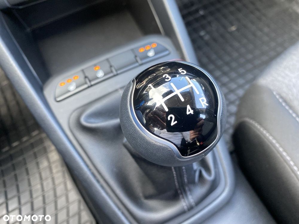 Kia Stonic - 27