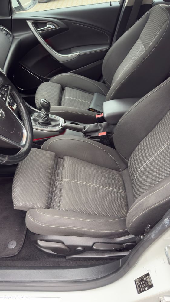 Opel Astra 2.0 CDTI DPF 150 Jahre - 13