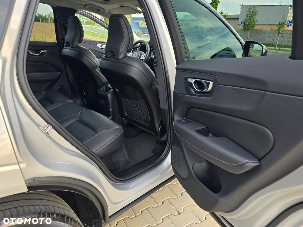 Volvo XC 60 T6 AWD Recharge Plus Dark - 30