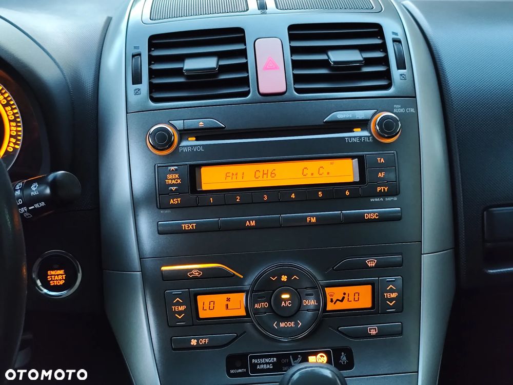 Toyota Auris 1.6 VVT-i Prestige MM - 16