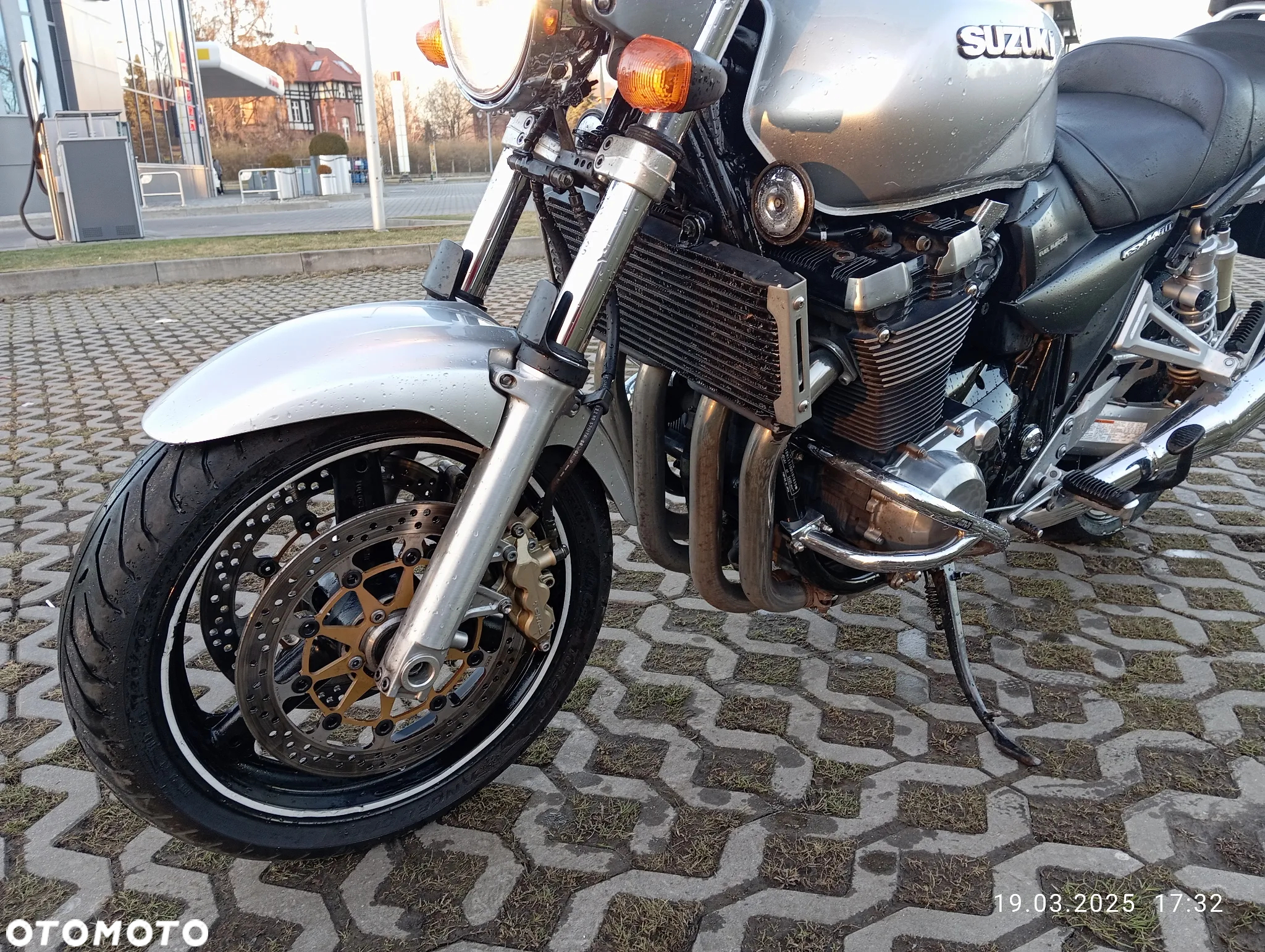 Suzuki GSX - 8