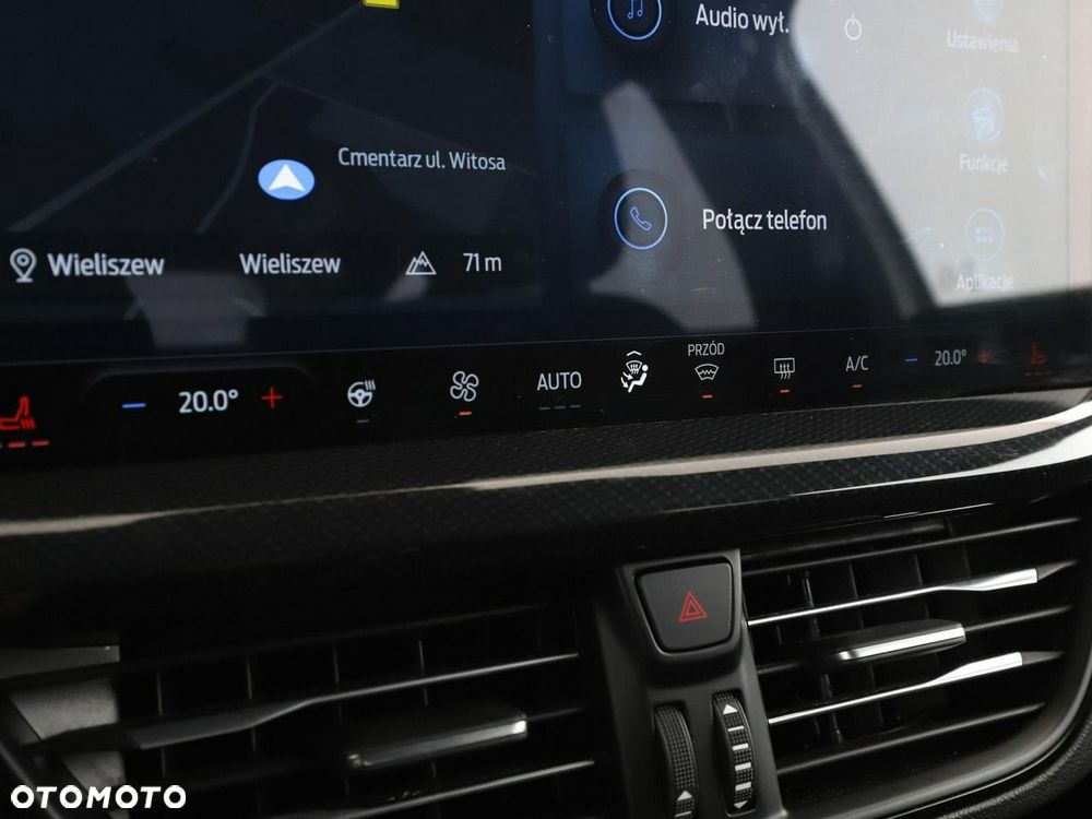 Ford Focus 1.0 EcoBoost Hybrid ST-LINE - 31