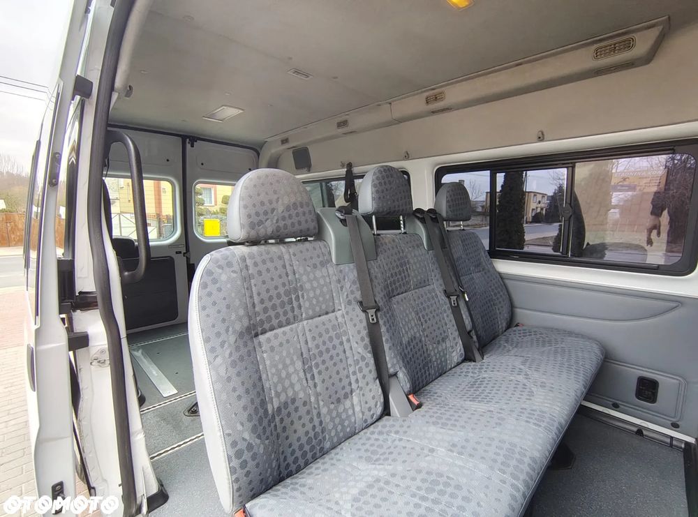 Ford Transit - 12