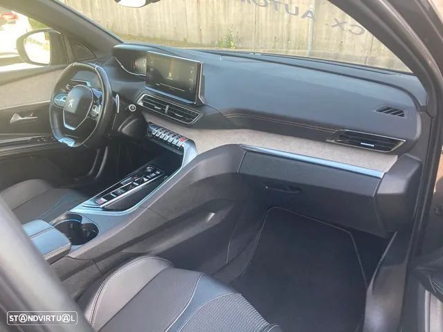 Peugeot 3008 PureTech 130 Stop & Start GPF EAT8 GT — fotografia 30