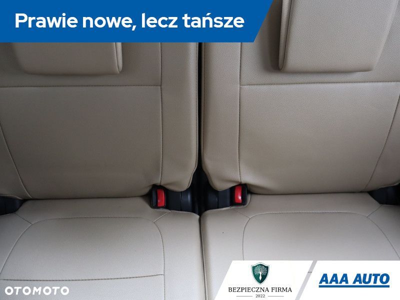 Mitsubishi Outlander - 24
