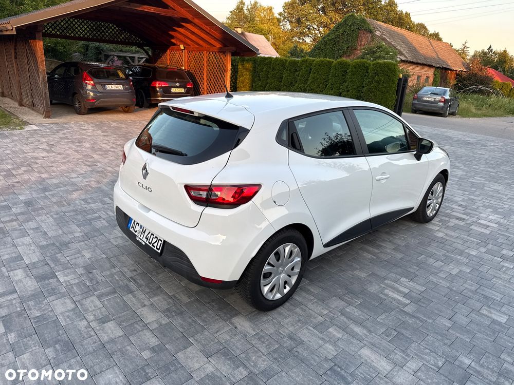 Renault Clio 1.2 16V 75 Dynamique - 11