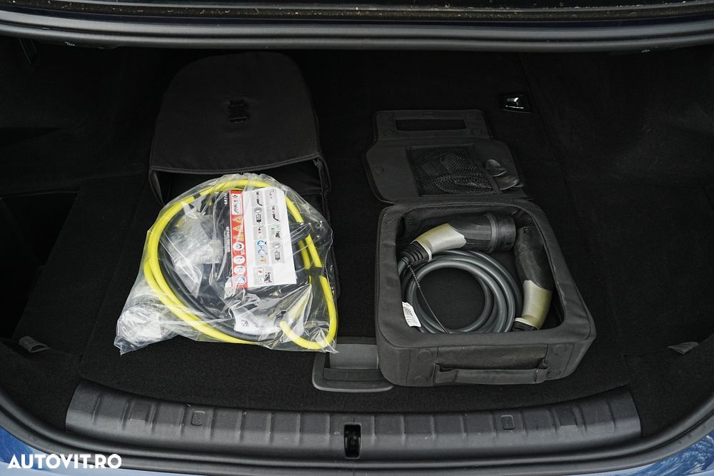 BMW Seria 5 520e Aut. - 27