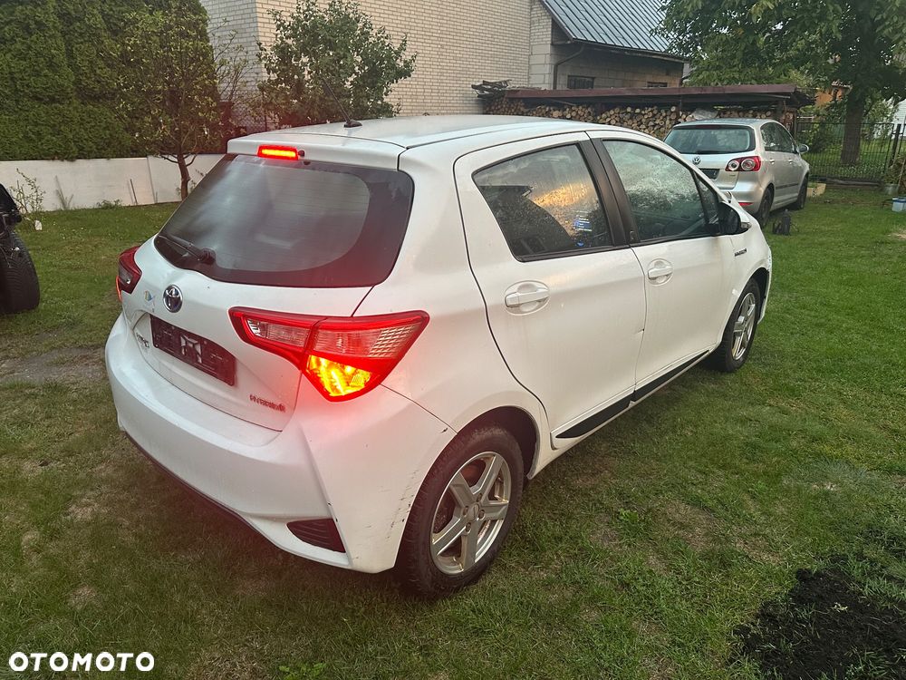 Toyota Yaris 1.5 VVT-i Team Deutschland - 14