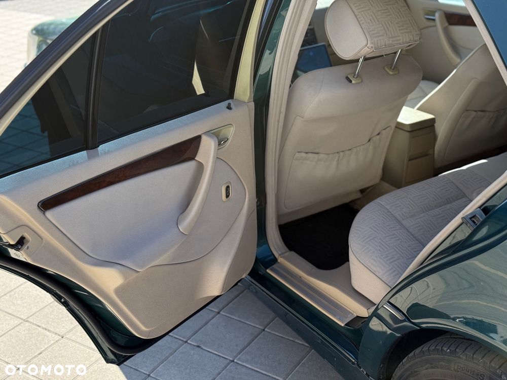 Mercedes-Benz Klasa C 230 Elegance - 16