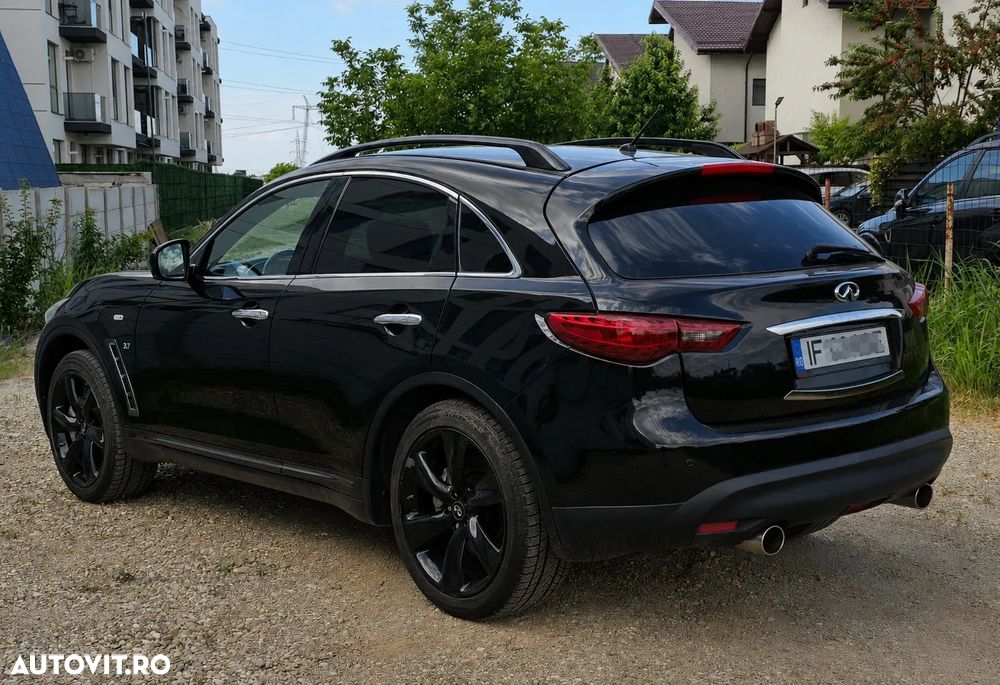 Infiniti QX70 - 4