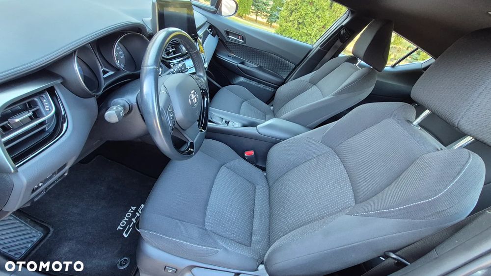 Toyota C-HR Flow - 10